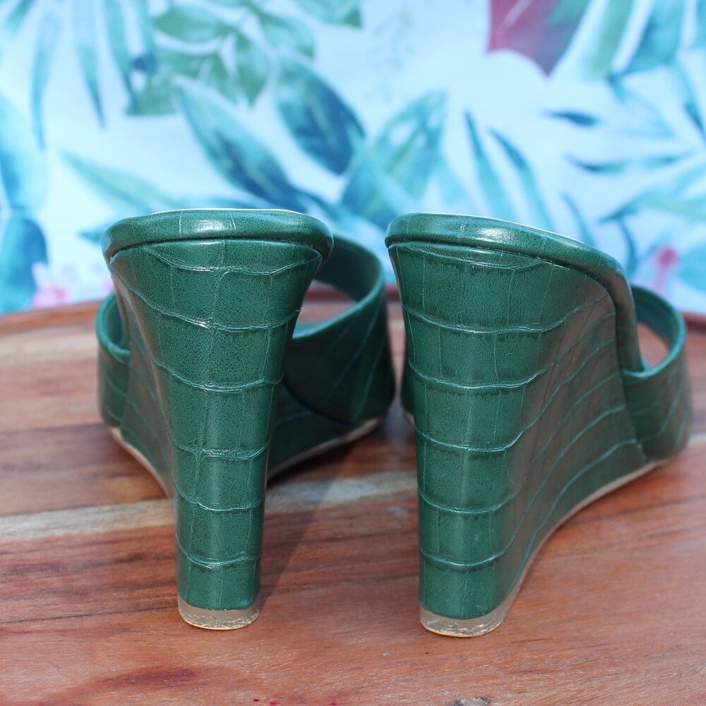 Journee Collection Emerald Green Croc-Embossed Wedges US 9 - Picture 5 of 9